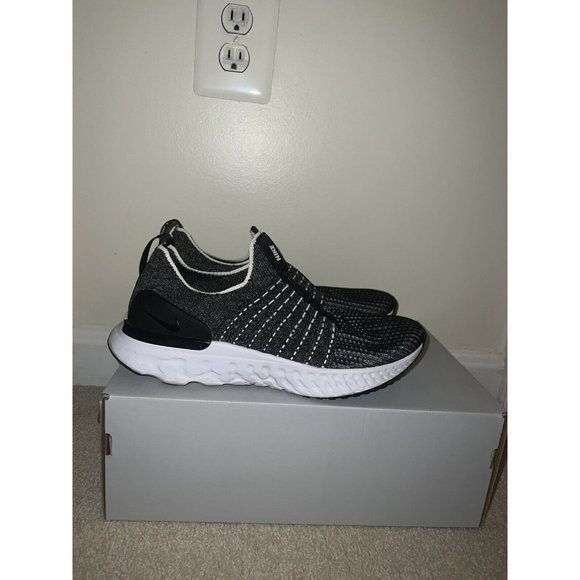 Nike React Phantom Run Flyknit 2 Men’s Size 9 Oreo Running Shoes CJ0277-003 - Picture 6 of 8